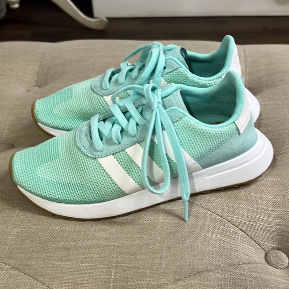 Adidas Woman's FLB Runner 'Energy Aqua' Size 8 NEW! - Picture 3 of 9